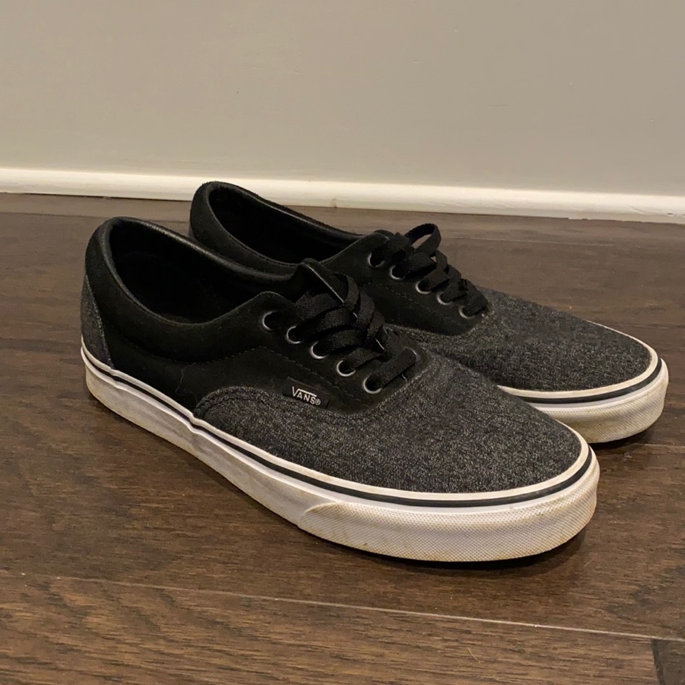 Men’s Vans authentics size 9
